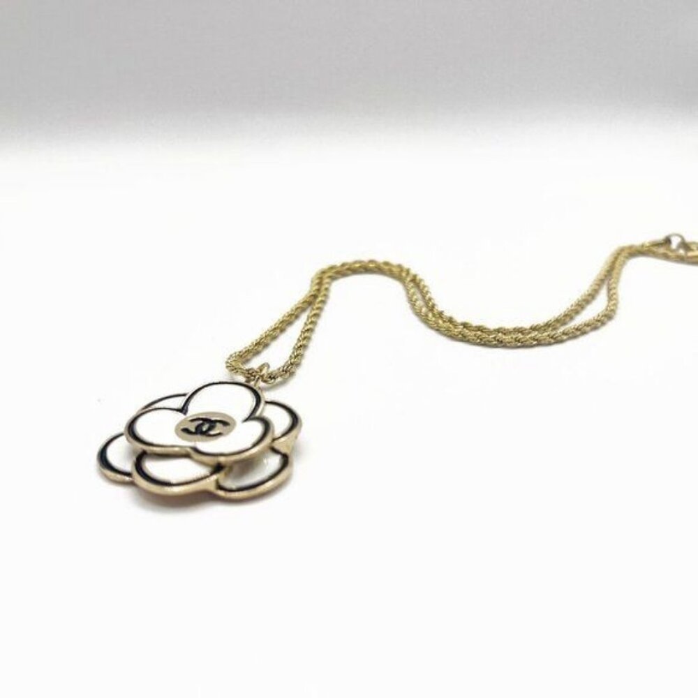 CHANEL CC Charm Pendant Camellia White Necklace Gold Plated Chain - Picture 8 of 10